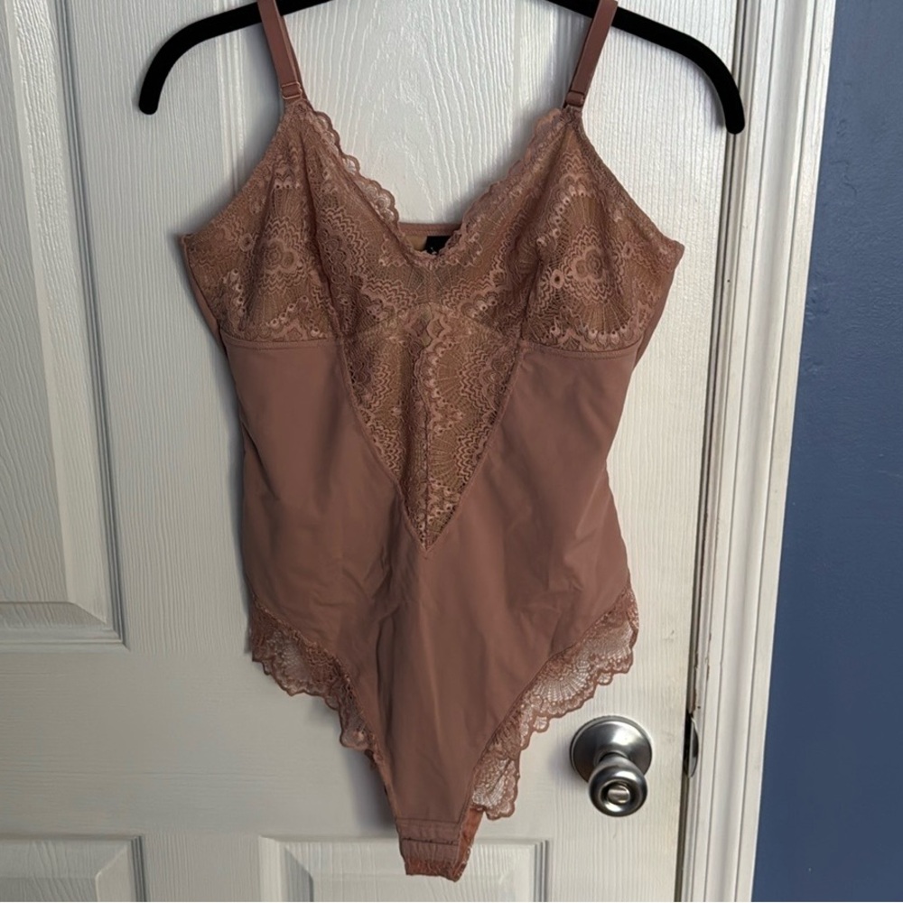 PINSY SHAPEWEAR (sculpted lace)